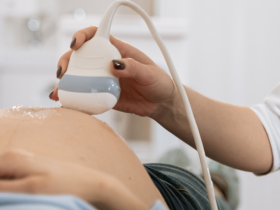 Descubra momentos únicos e revelações emocionantes com a ultrassonografia fetal com a Dra. Thaline Neves.