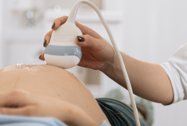 Descubra momentos únicos e revelações emocionantes com a ultrassonografia fetal com a Dra. Thaline Neves.