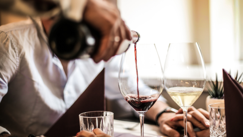 A sofisticação do vinho reflete laços culturais e sociais, explica Hebron Costa Cruz de Oliveira.