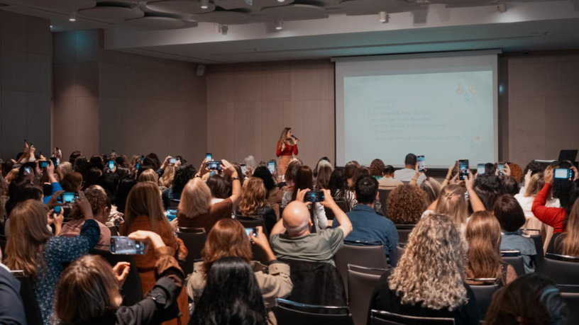 Non Stop mostra como Pamela Magalhães inspira uma jornada interior através de vivência imersiva.