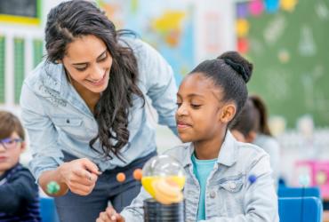 Teciomar Ábila apresenta soluções inovadoras para capacitar os professores do amanhã e otimizar o ensino.
