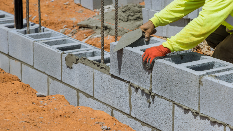 Paginação de blocos é decisiva para reduzir cortes, perdas e retrabalho na obra, garantindo eficiência e estética, como explica Valderci Malagosini Machado.