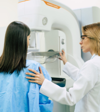 Como Vinicius Tadeu Sattin Rodrigues explica, a ciência diagnóstica se organiza para proteger pacientes com predisposição hereditária ao câncer de mama.